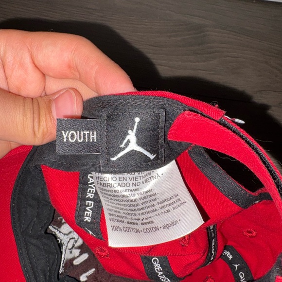 Jordan Youth Red Cap - Picture 2 of 2